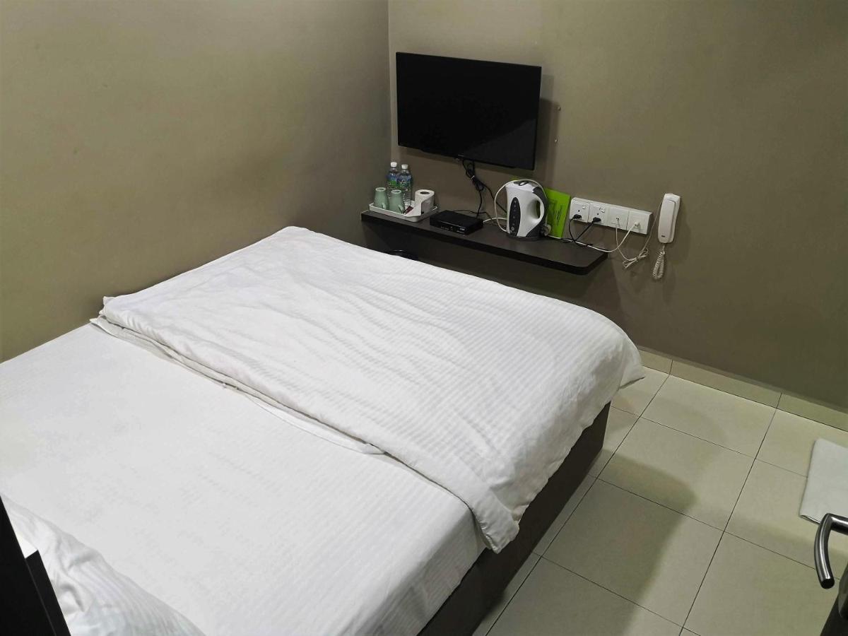 Tropika Garden Kulai 2*